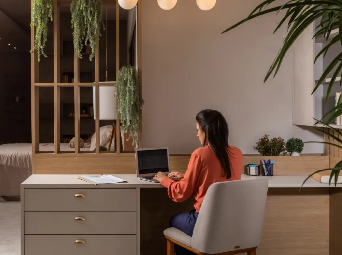 Cloffice: 4 inspirações para criar um escritório prático